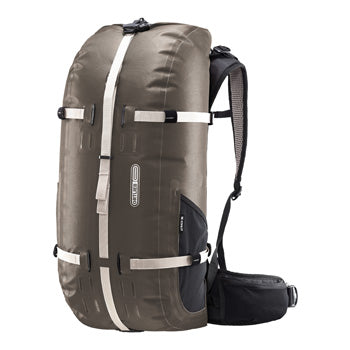 Waterproof backpack that opens like a travel bag